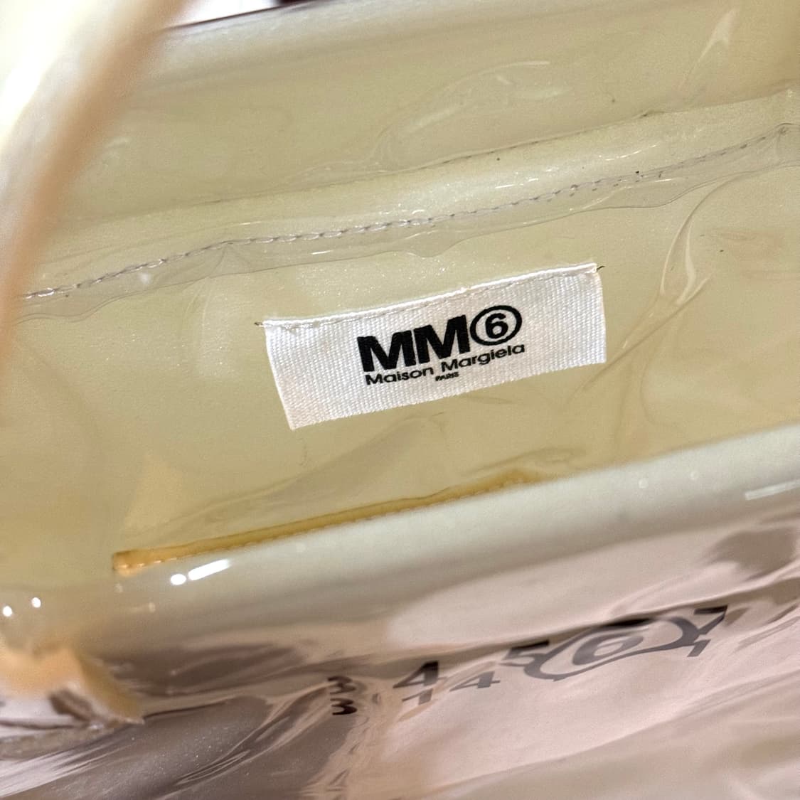 마르지엘라 MM6 pvc 스펀지 토트백 판매합니다. 상품이미지3