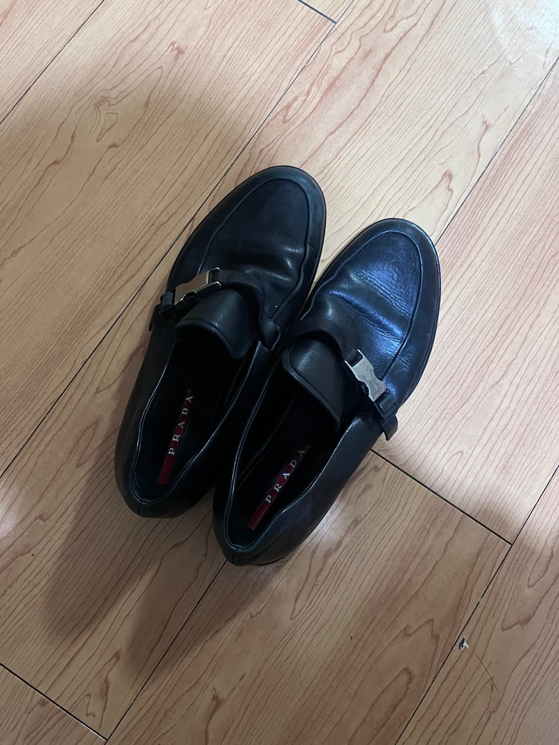 [275] prada sports buckle loafers 상품이미지1