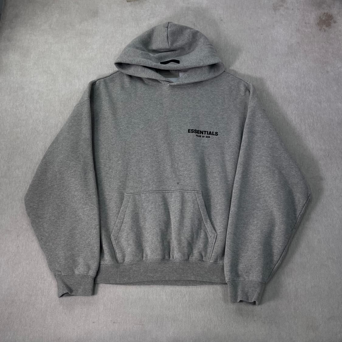 110 피오갓 에센셜 백로고 그레이 후드티 상품이미지2