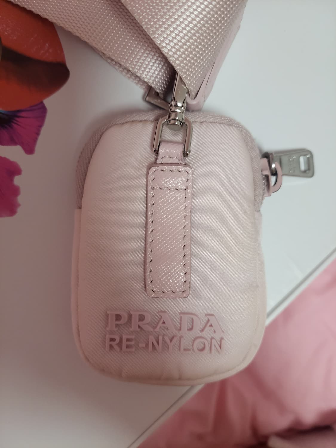 정품)급처상태양호!프라다 핑크 삼각로고 리나일론 렉탱글 크로스숄더백 가방 상품이미지4