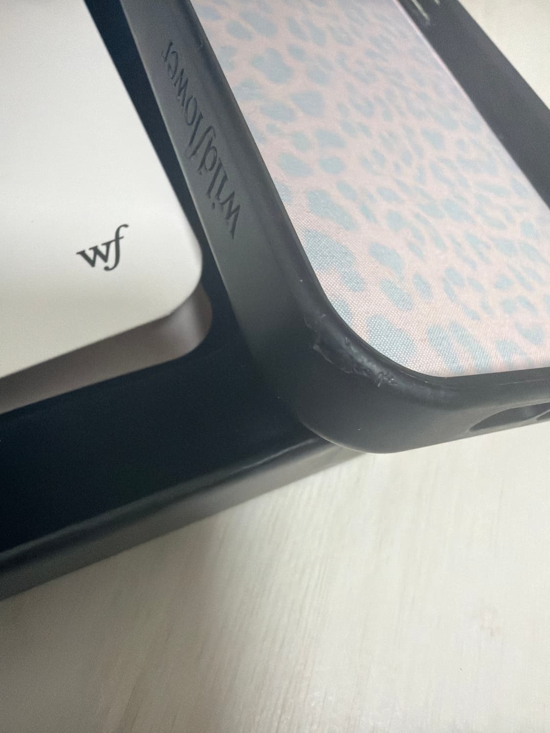 wildflower 레드 호피 케이스 (아이폰 13 pro max) 상품이미지2