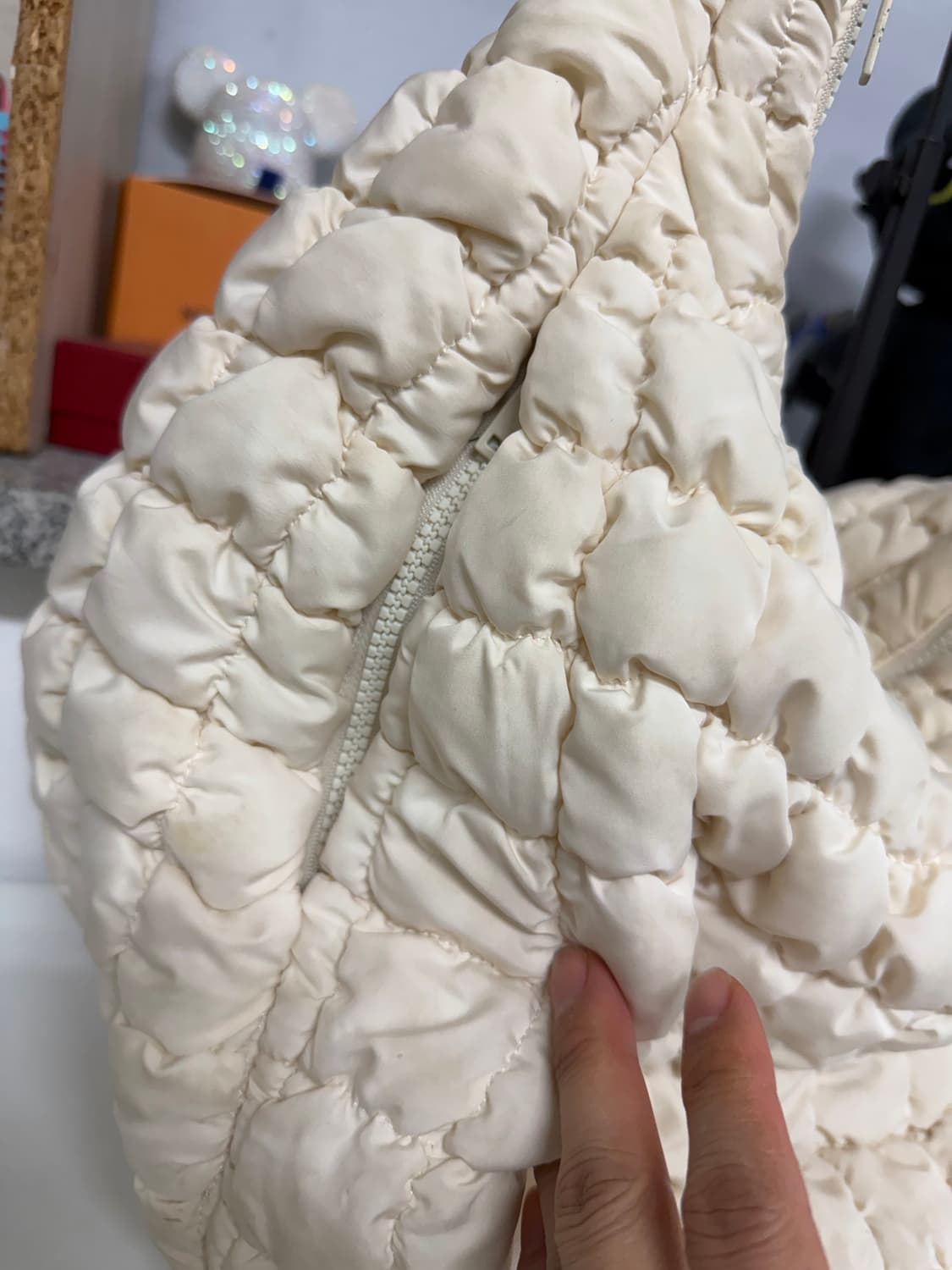 정품) COS 코스 퀼티드 오버사이즈 숄더백 상품이미지3