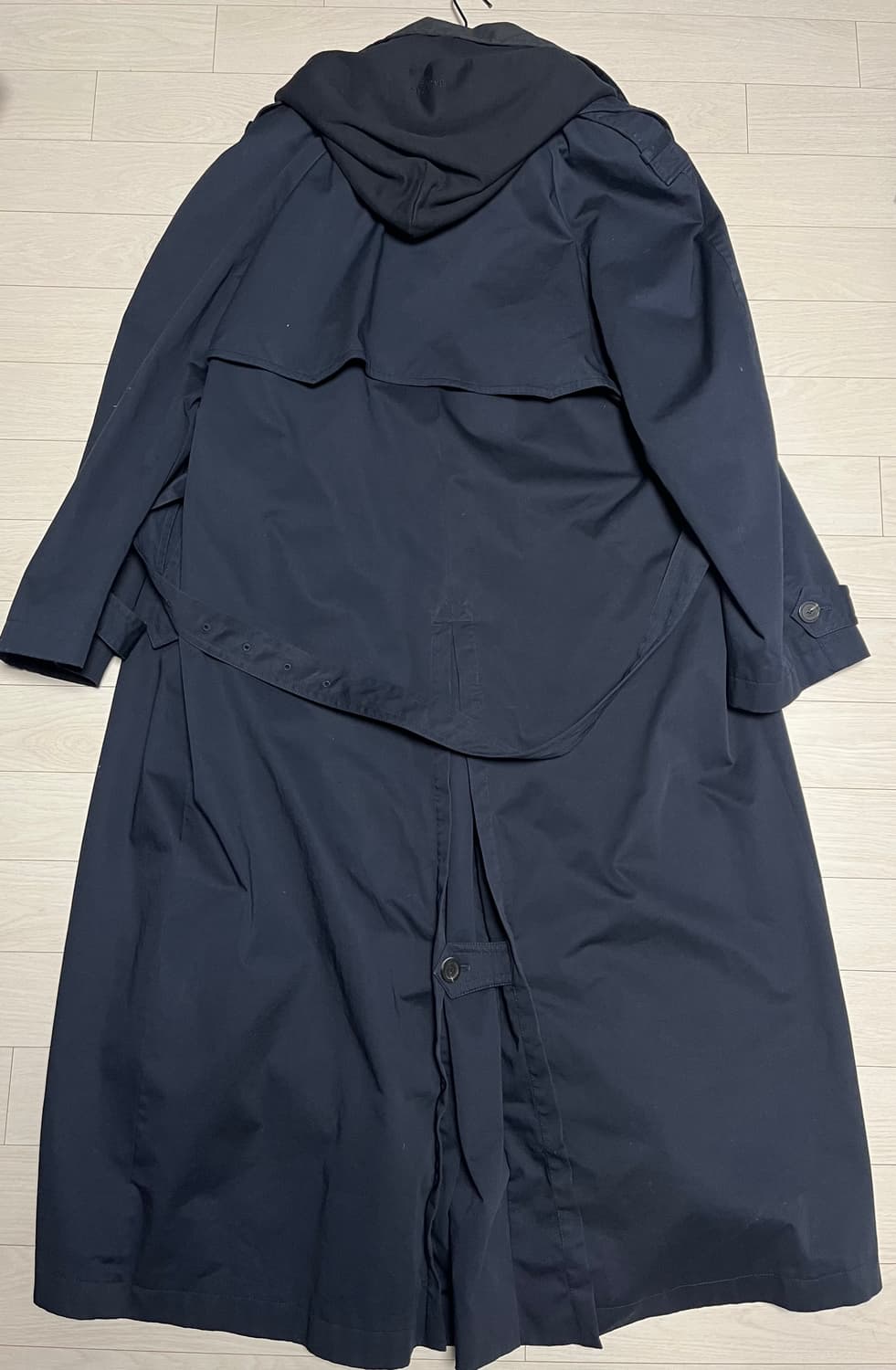 발렌시아가 런웨이 트롱프뢰유 코트 상품이미지4