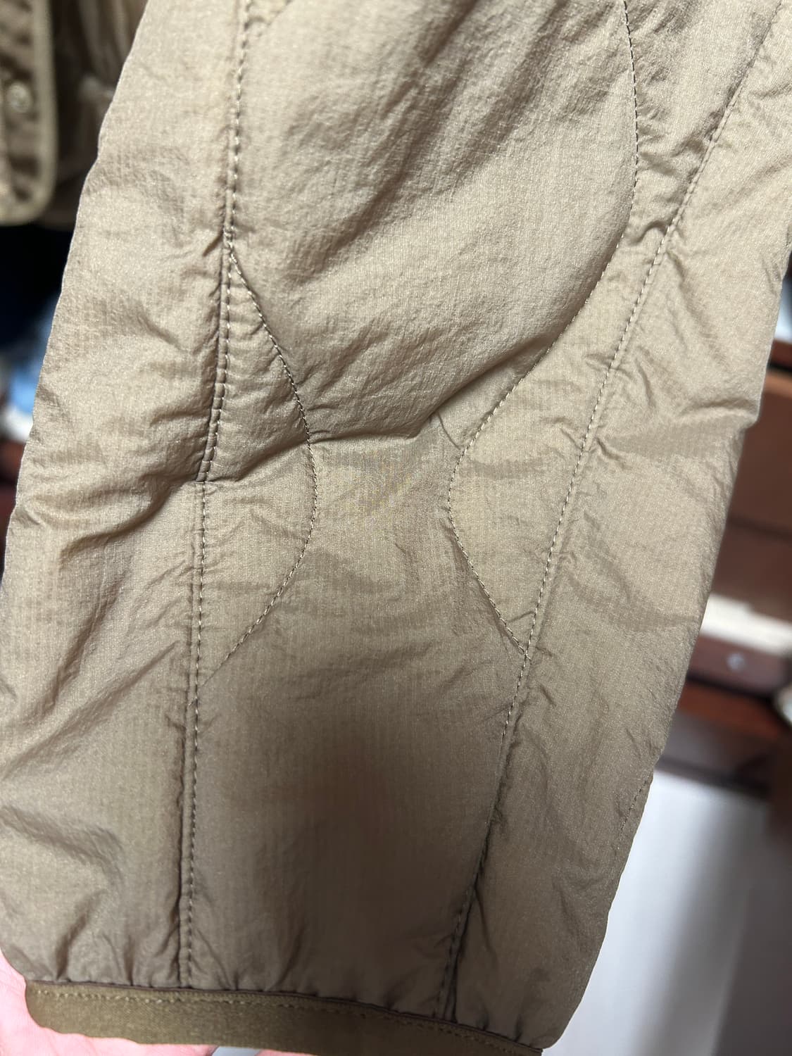 급처) 유니클로 화이트마운티니어링 하이브리드 다운 자켓 브라운 M 상품이미지4