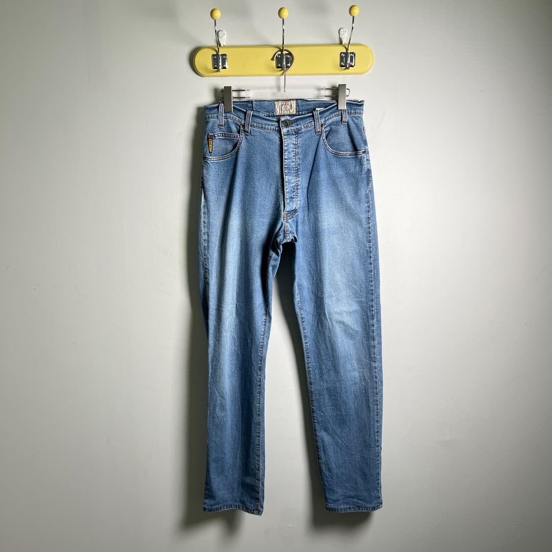 아르마니 진스 레귤러 핏 워시드 데님 팬츠 31 상품이미지2