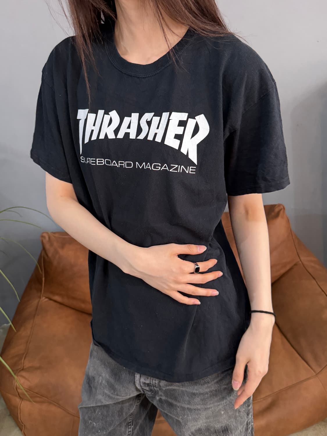 00’s 빈티지 블랙 쓰래셔 로고 프린팅 반팔티 상품이미지3