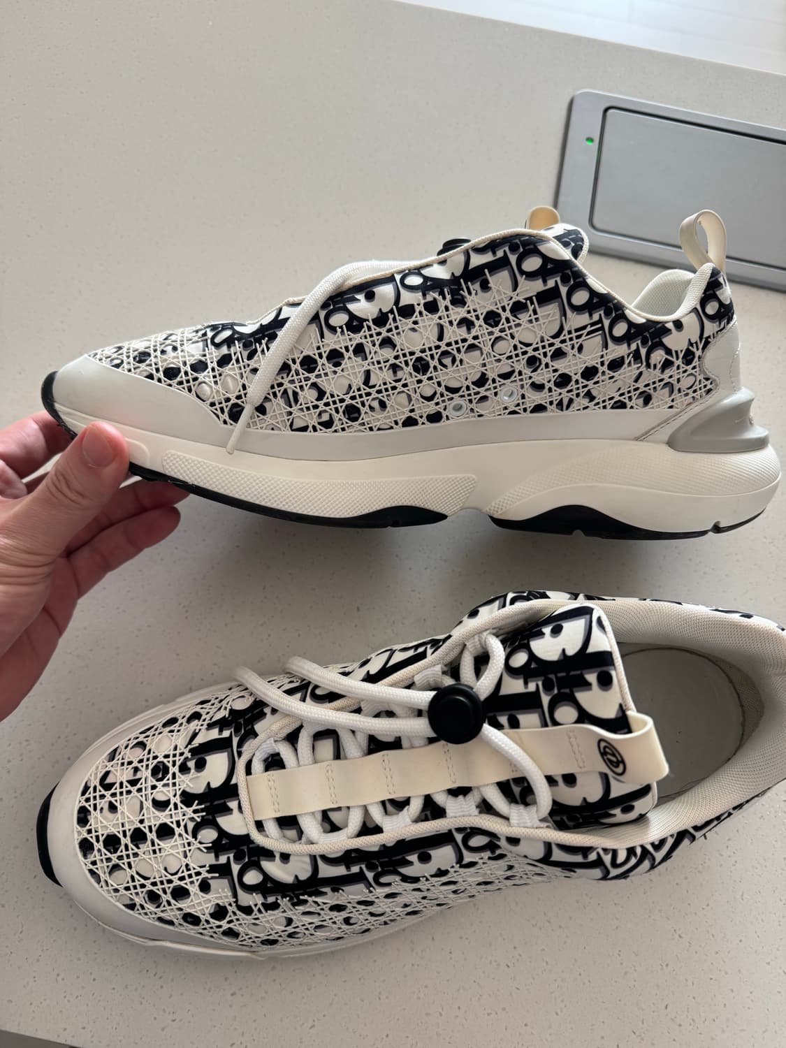 디올 B24 오블리크 까나쥬 모티프 화이트 스니커즈 44 상품이미지3