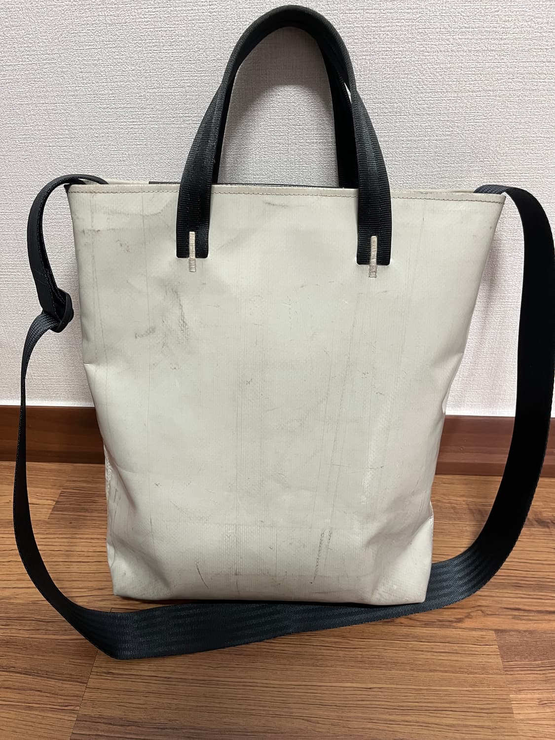 Freitag 리랜드 회흰 팝니다 상품이미지2