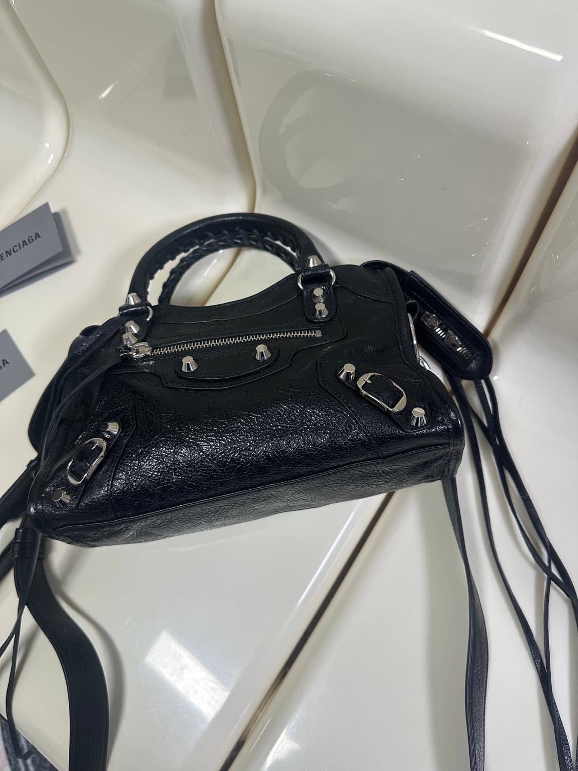 [새상품급 정품] 발렌시아가 시티 모터백 미니 블랙 상품이미지4