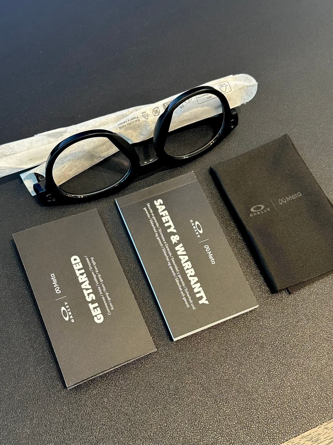 OAKLEY X META HSTN AI 안경 블랙 X 변색렌즈 : 풀박스 상품이미지1