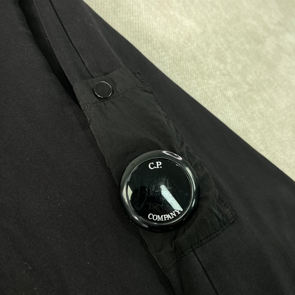 105 cp컴퍼니 22fw 와펜 롱슬리브 맨투맨 상품이미지3