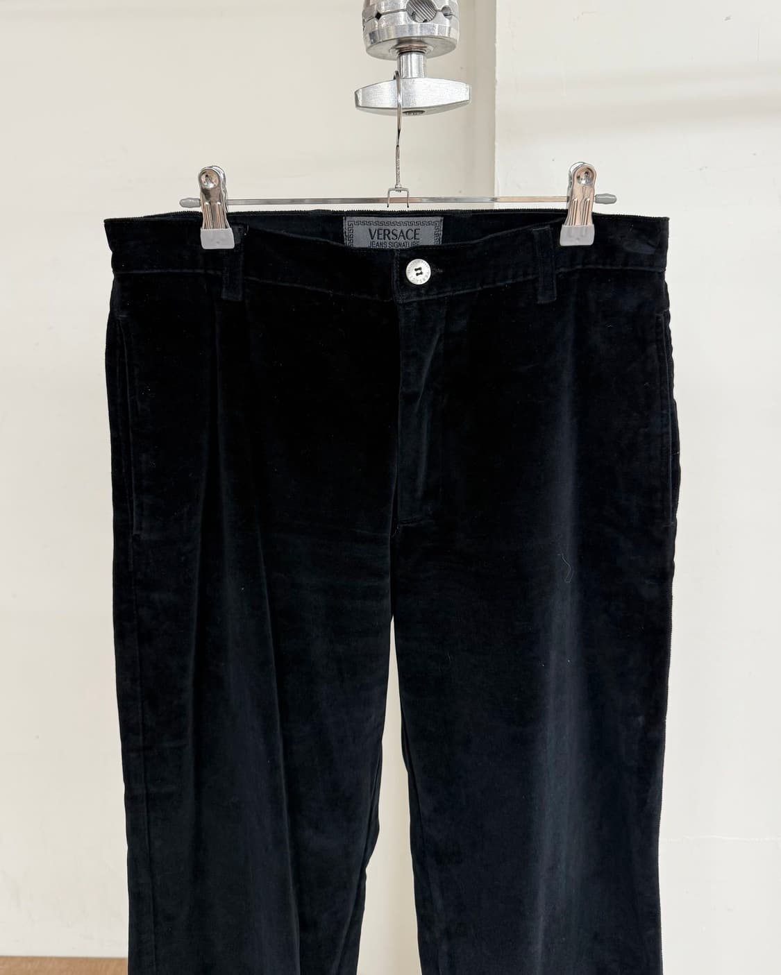 베르사체 진스 시그니처 벨벳 팬츠  상품이미지2