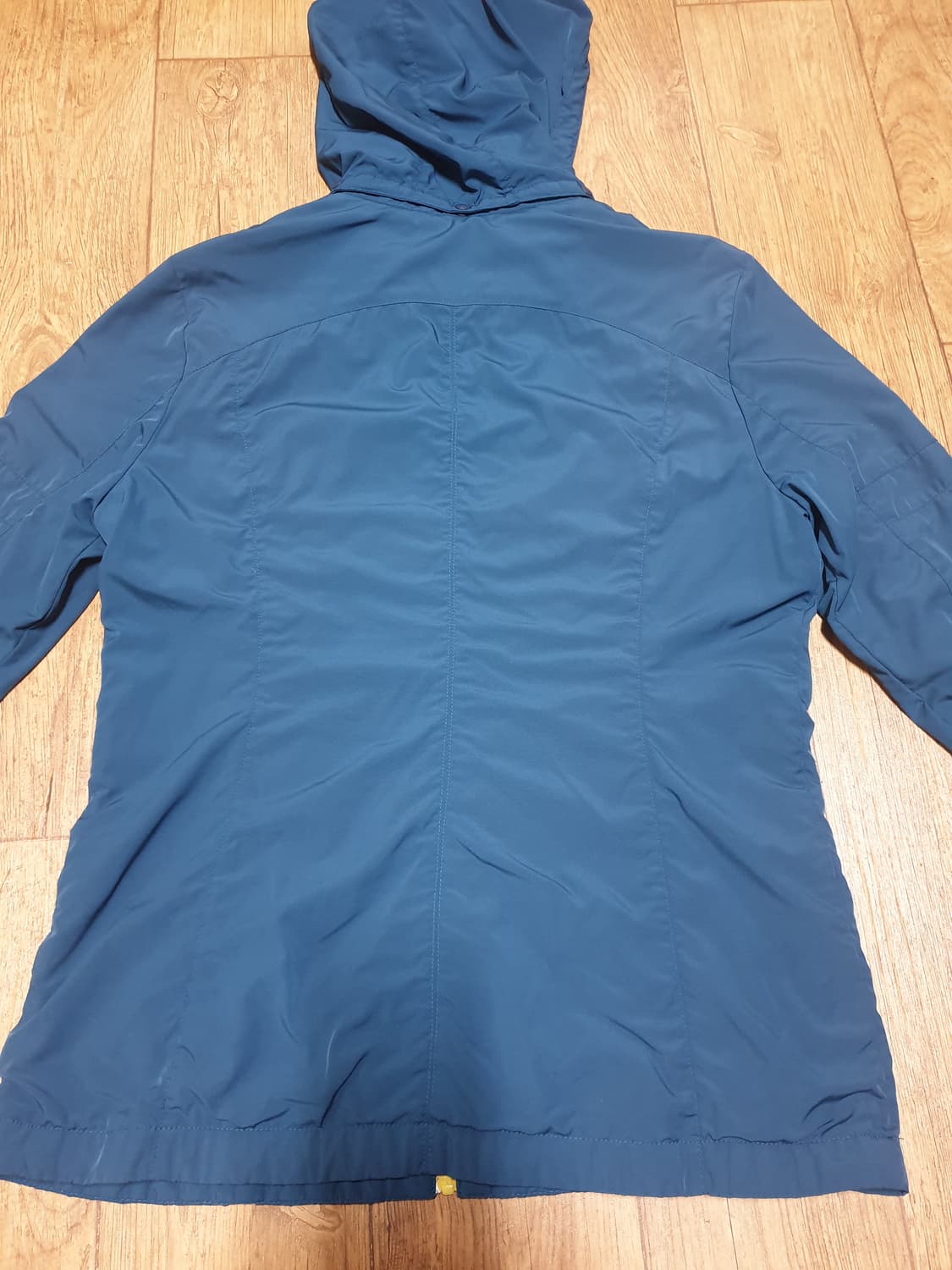 1025 루이까스텔 골프 바람막이 95 사이즈입니다 상품이미지5