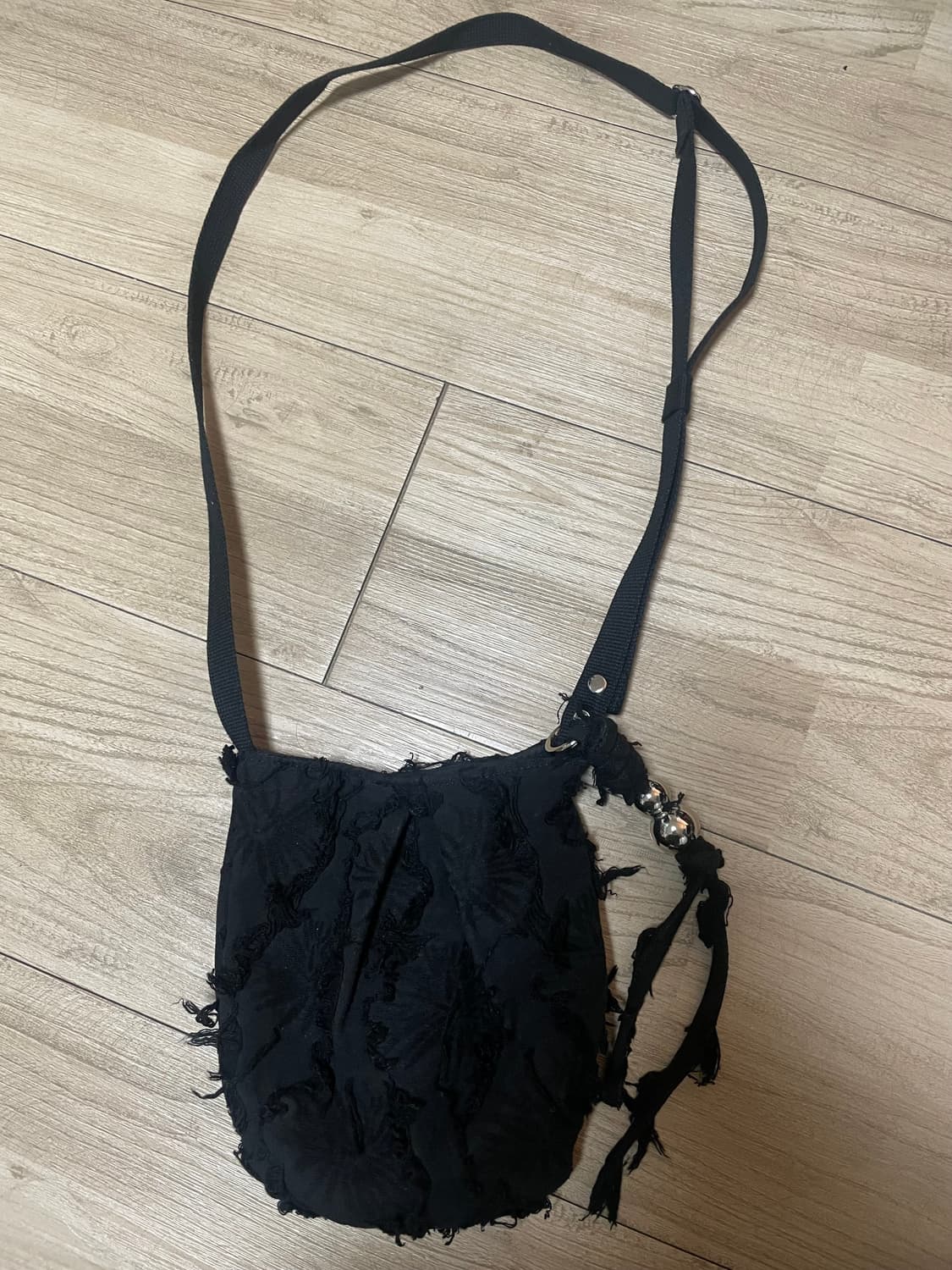 던팩토리 버디백 페더 블랙 크로스백 상품이미지3