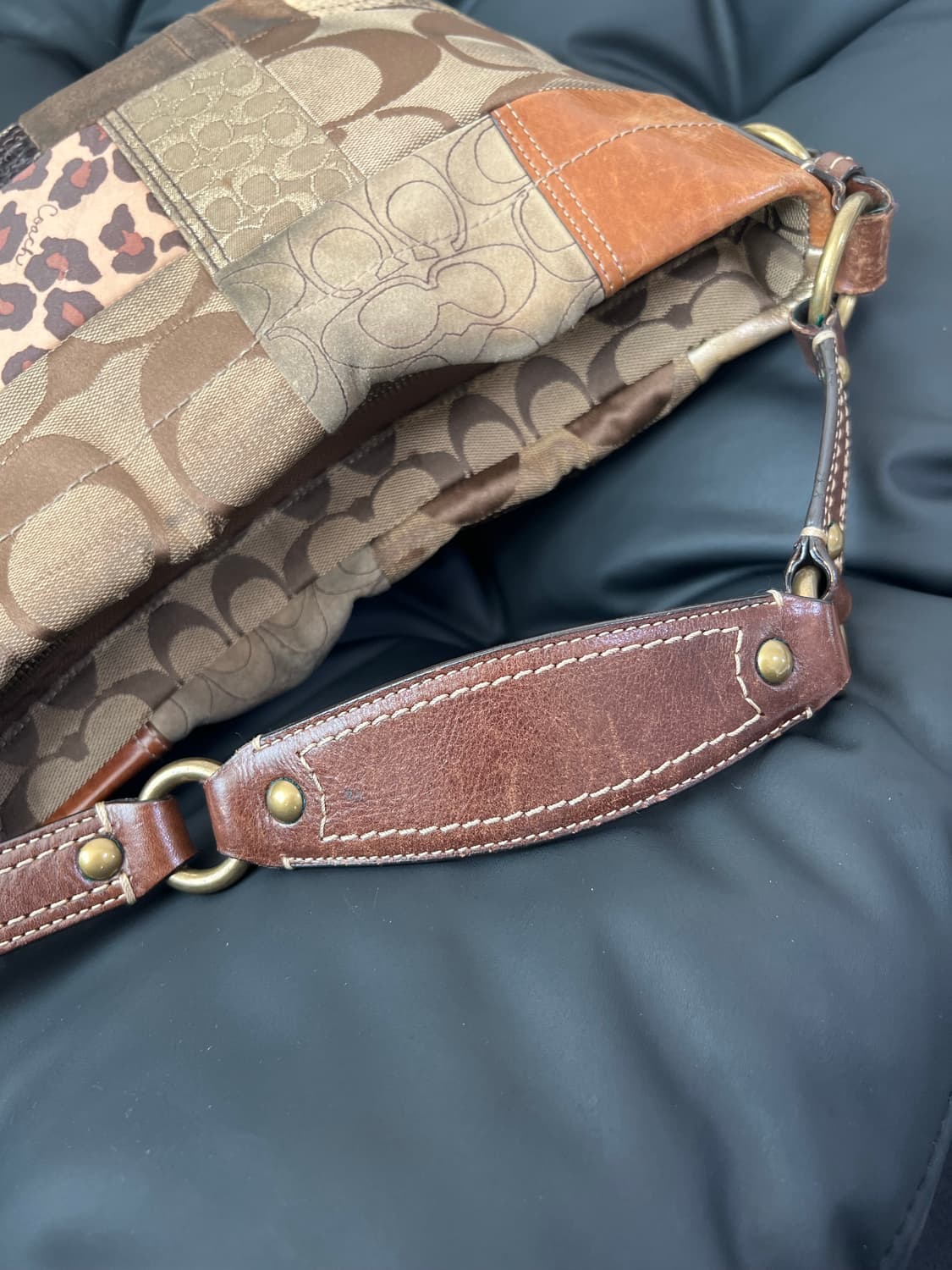 코치 칼리 멀티컬러 패치워크 숄더백 상품이미지8