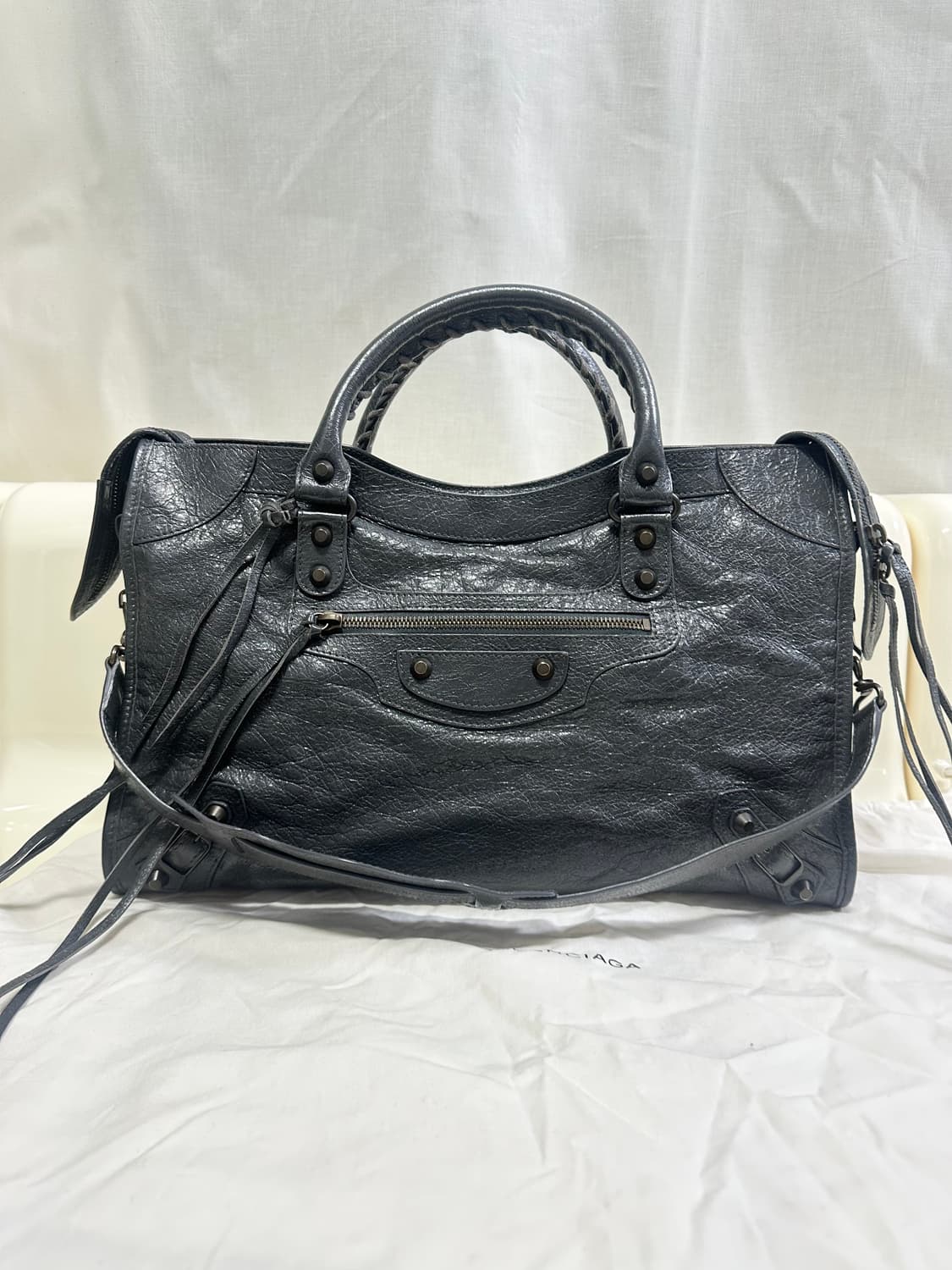 [A+ 정품] 발렌시아가 시티 모터백 미디움 다크그레이 상품이미지7