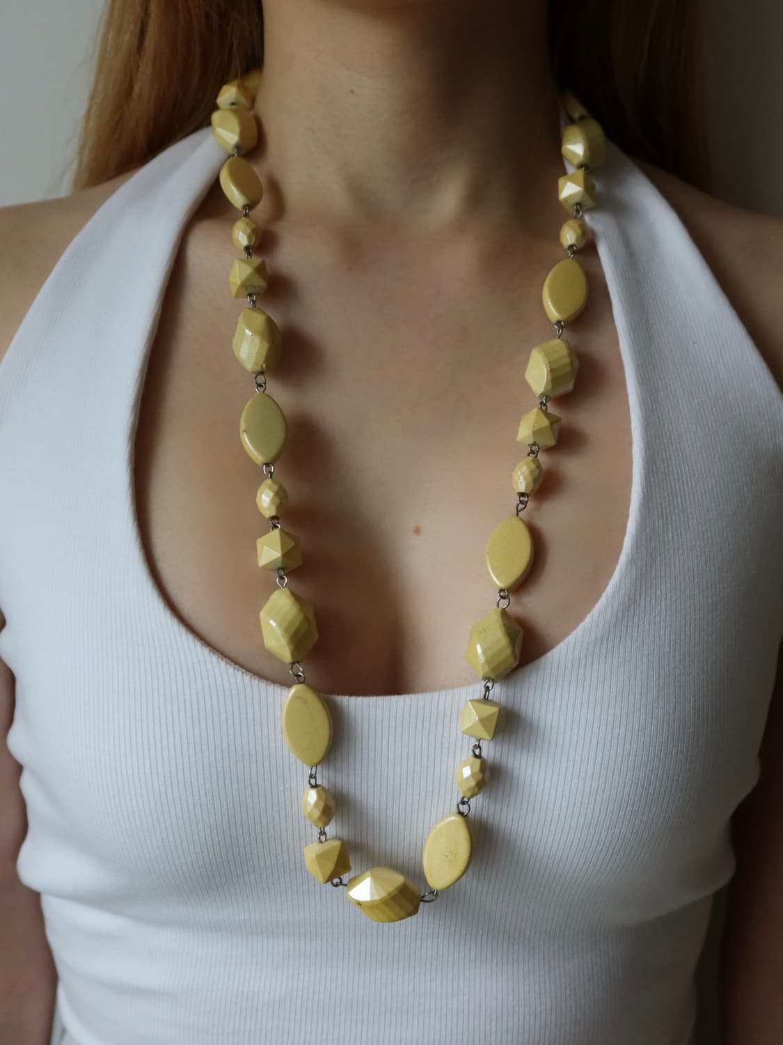vintage soft yellow necklace 상품이미지1
