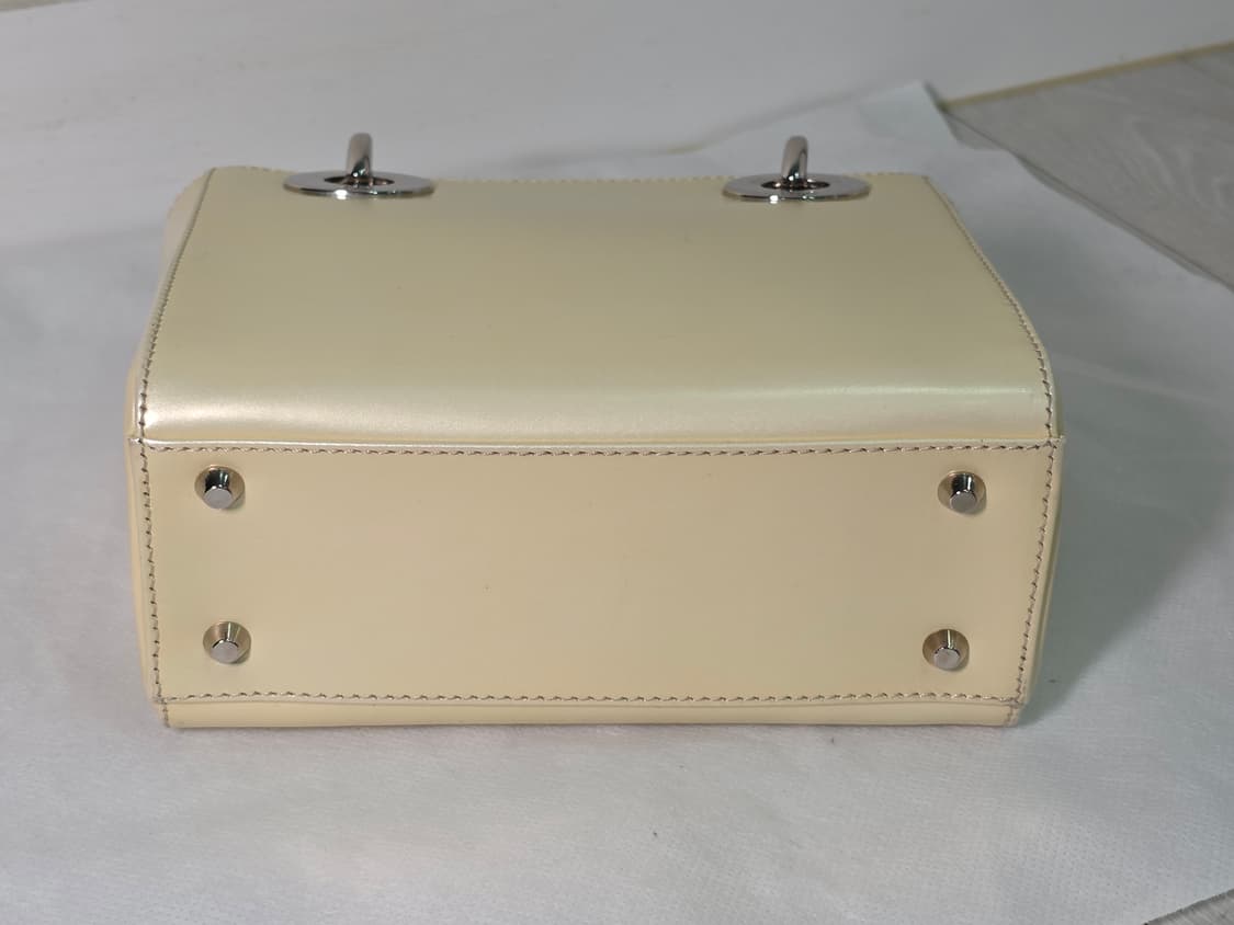 디올 레이디디올 미니 연노랑 애나멜 은장 토트백 상품이미지10