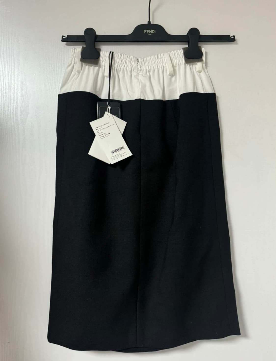 급처 새상품 Fendi 펜디 미디스커트 치수 75 상품이미지6