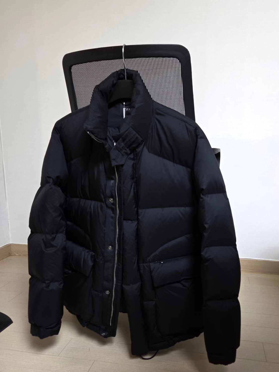 [정품] 타임옴므 25년 신상 블랙 구스다운 패딩 105 size 상품이미지2