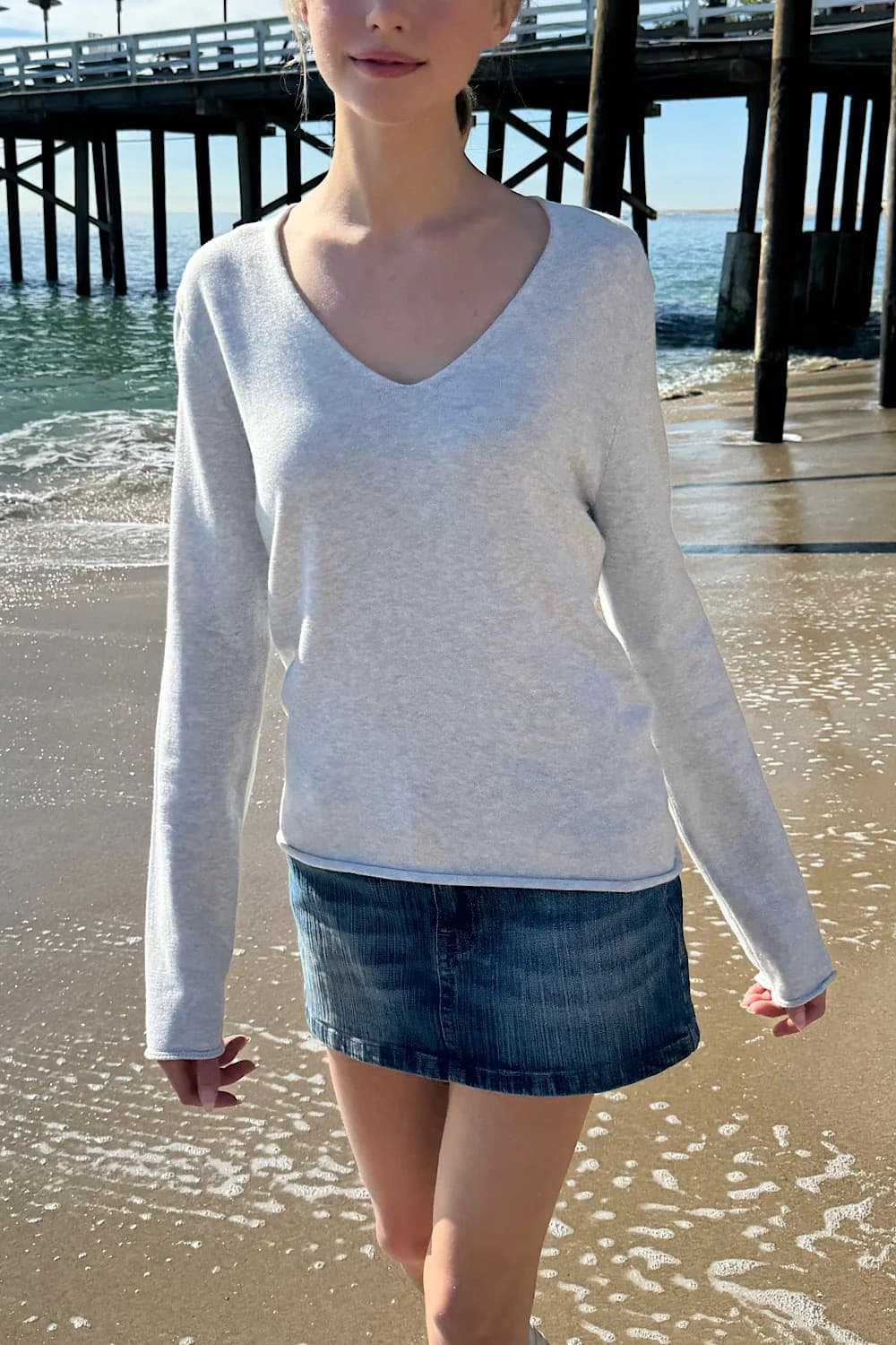 브랜드멜빌 브이넥 니트 베이지 색상 상품이미지1