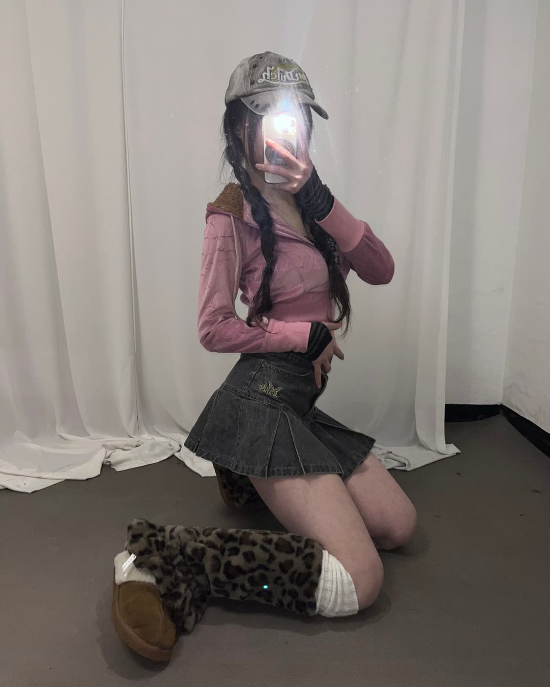 Y2K 핑크 벨루어 양털 크롭 후드집업 상품이미지4