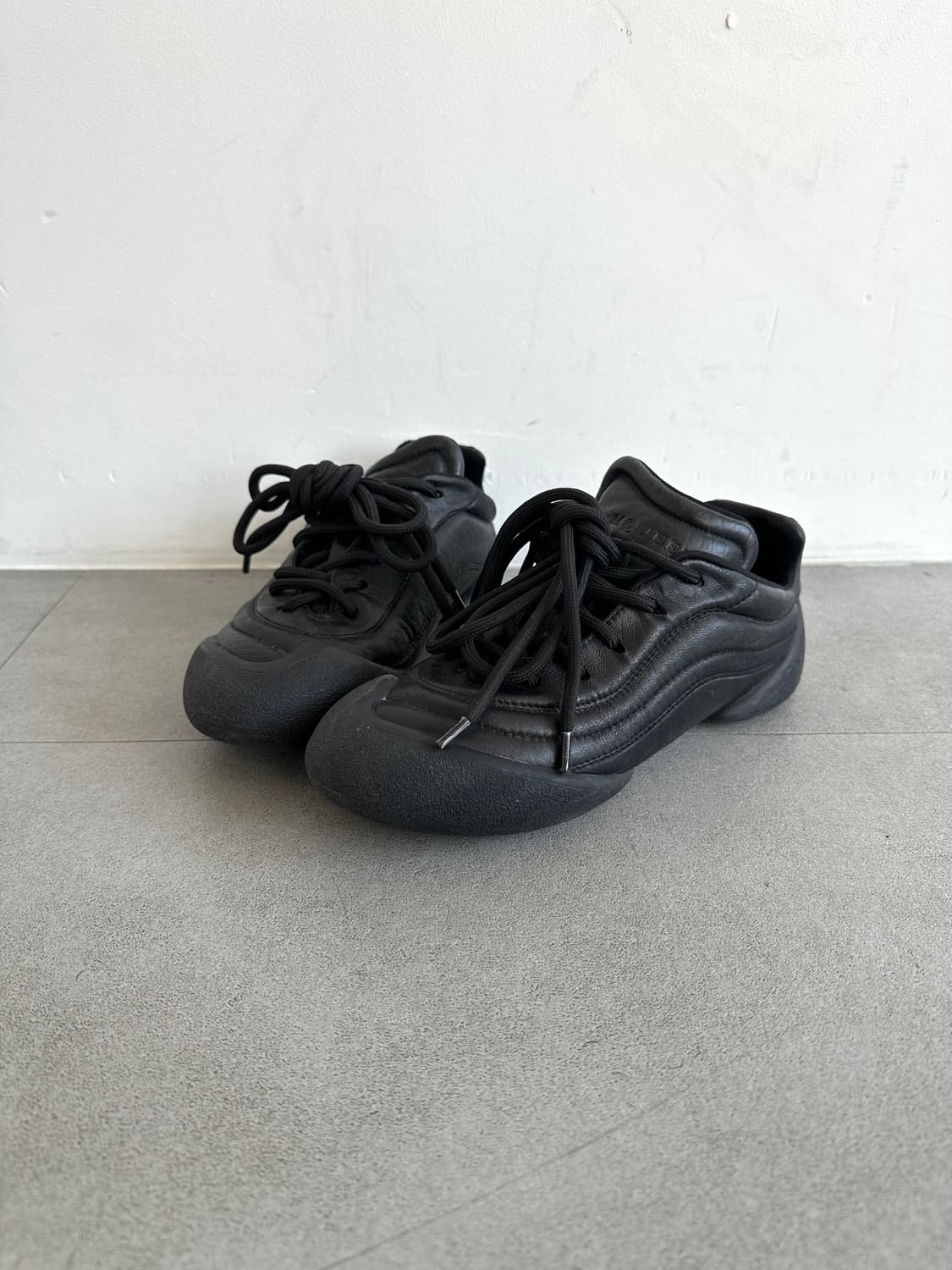 알렉산더 맥퀸 플렉션 테크 레더 블랙 상품이미지1