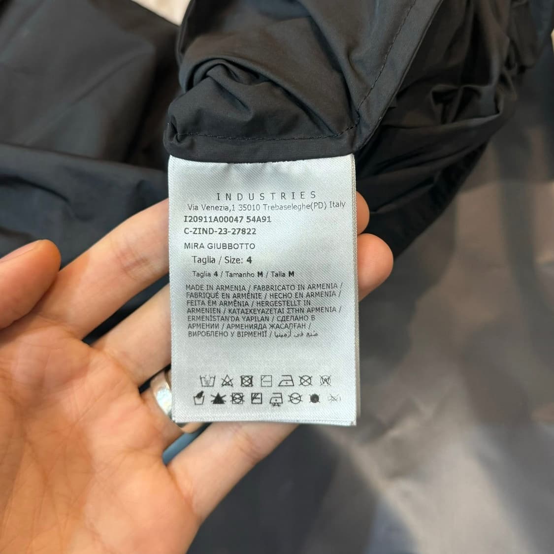 23ss 몽클레어 미라 바람막이 블랙 상품이미지4