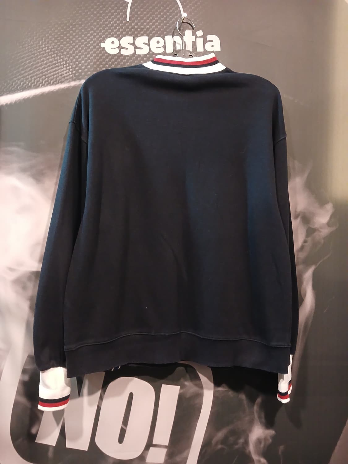 로맨틱크라운 Forever Young 맨투맨 상품이미지5