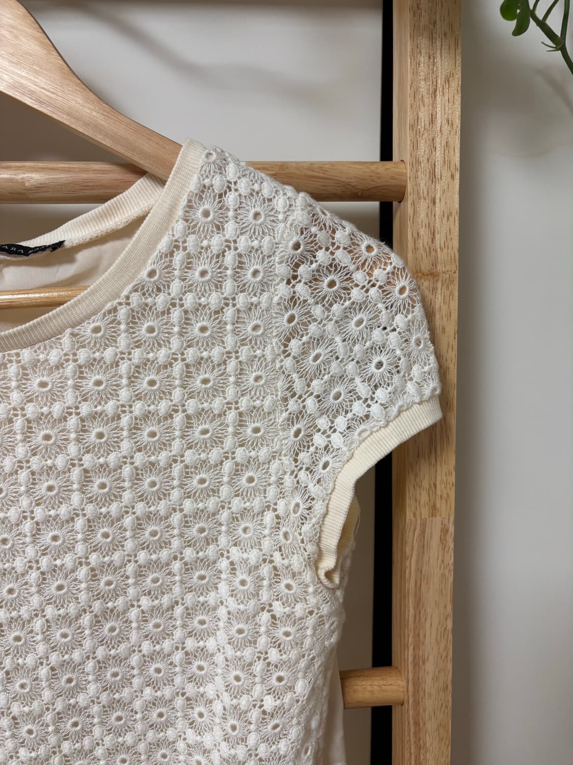 [ZARA] 플라워 크로셰 레이스 반전 배색 탑 🤍 상품이미지5