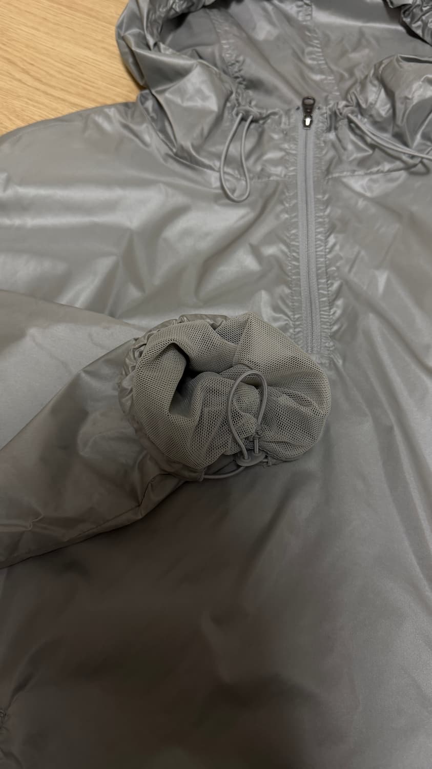 아모멘토 GLOSSY NYLON HALF ZIP-UP  (실버 / L) 상품이미지5