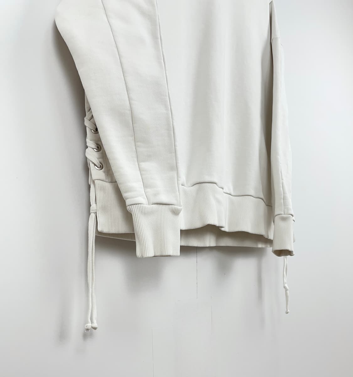 이로[IRO] 사이드 레이스업 코튼 맨투맨 스웨트셔츠 상품이미지7