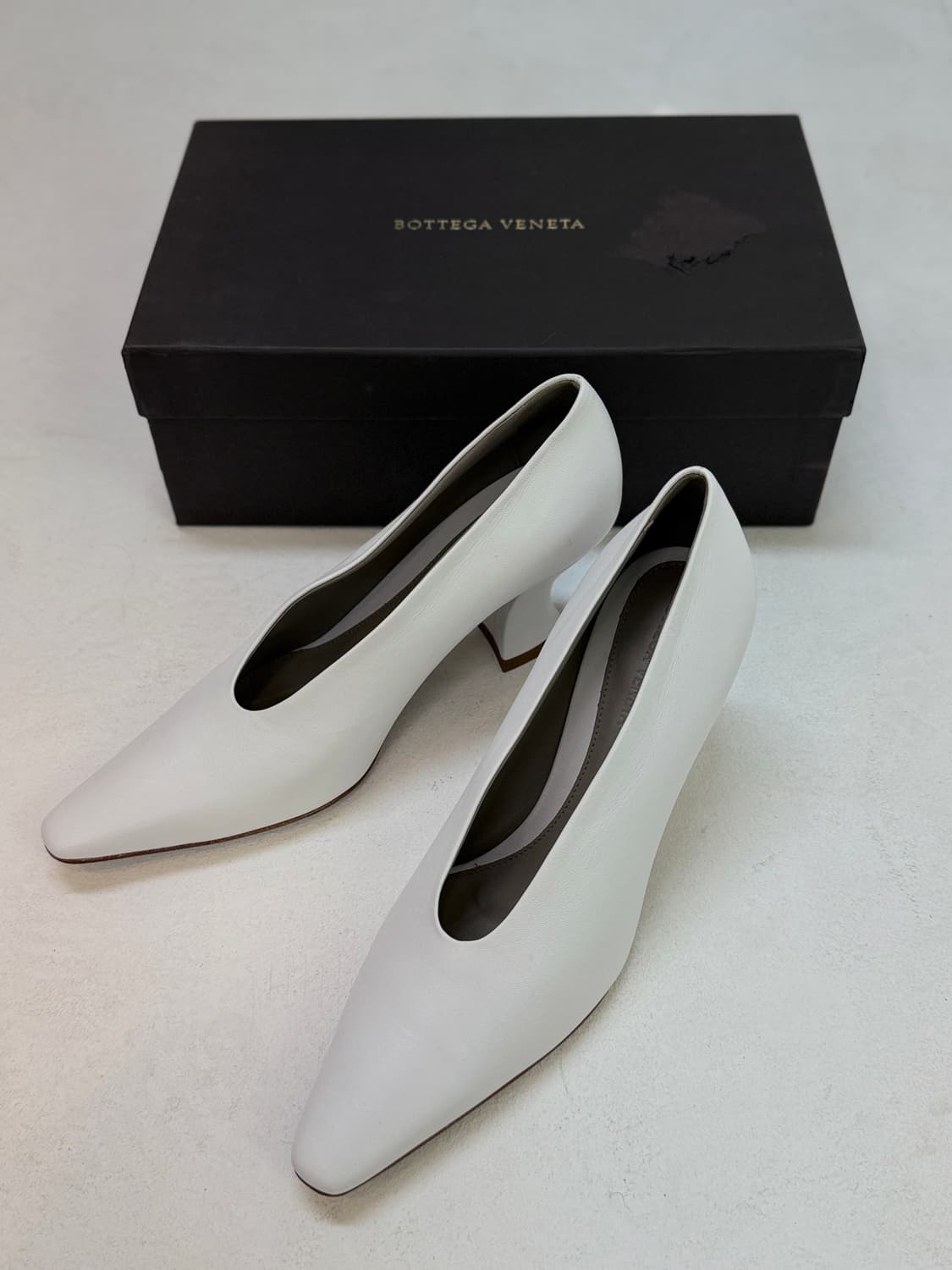 보테가베네타 아몬드 펌프힐(250사이즈) 상품이미지4