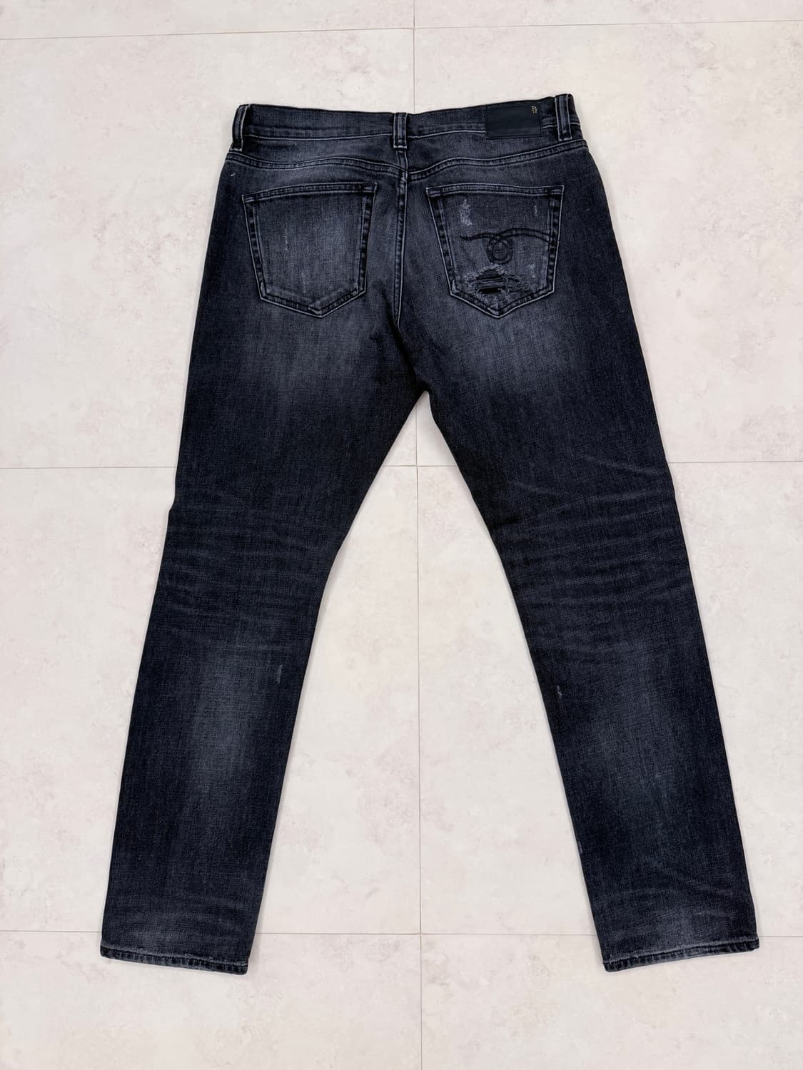 [32] R13 흑청 디스진 슬림스트레이트 상품이미지2