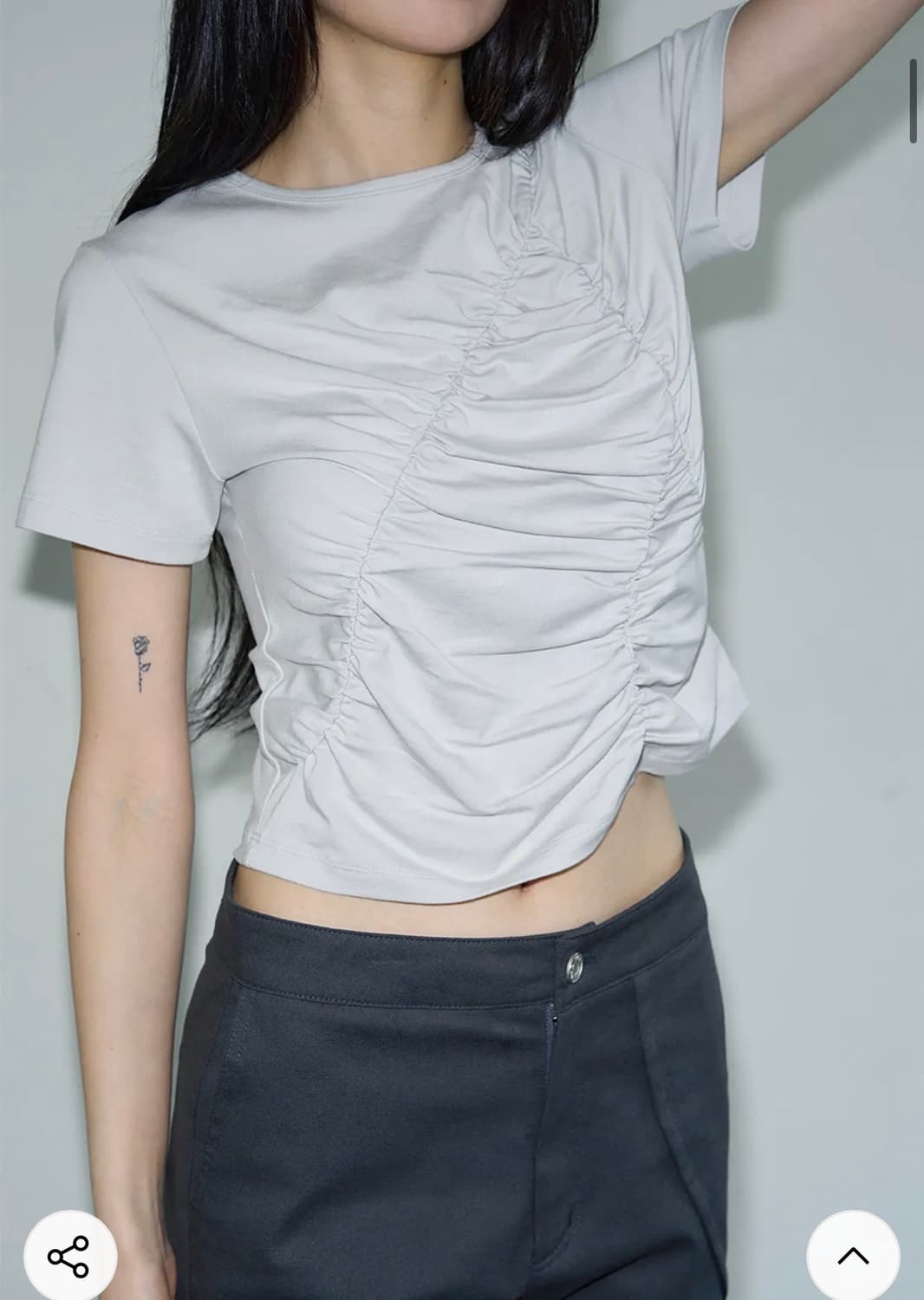 이레귤러 셔링 하프 티셔츠 상품이미지1