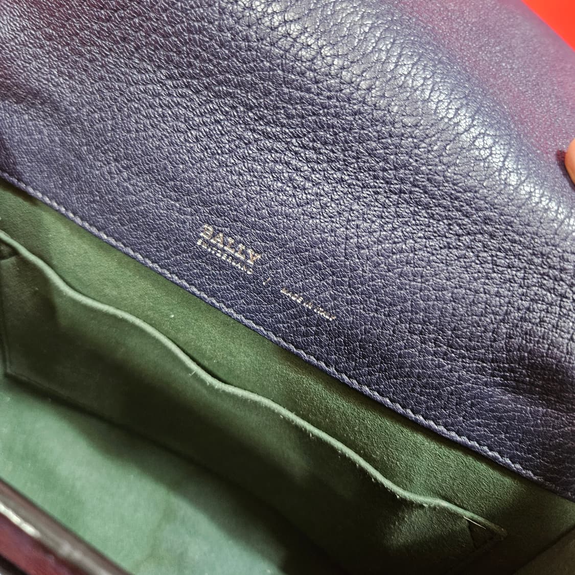 발리(BALLY) SUZY 실버 체인 크로스백 24 x 23 x 7 상품이미지6