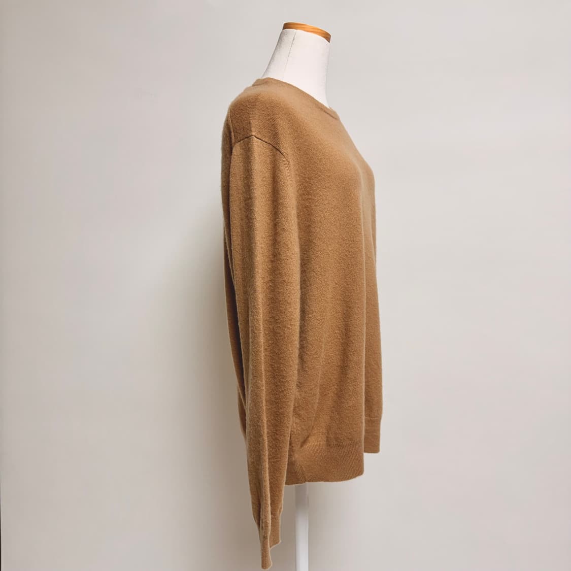 [캐시미어 100%] 유니클로 카멜 브라운 라운드 니트 XL 상품이미지2