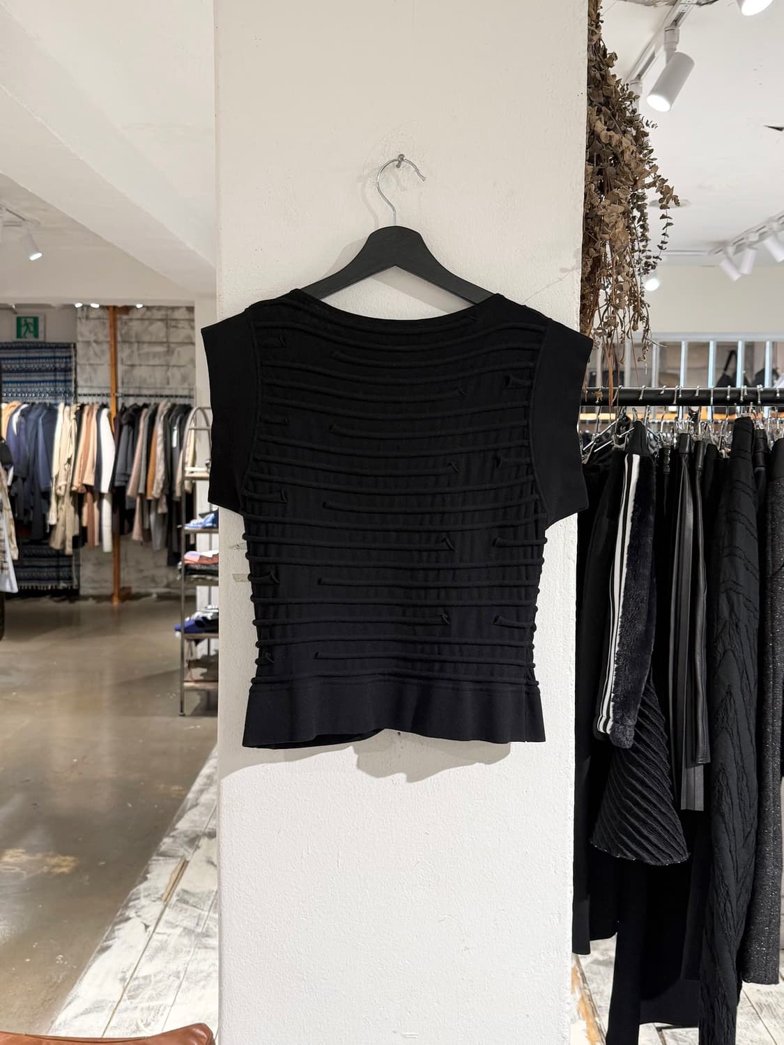 엠포리오 아르마니 블랙 텍스처 립드 베스트 상품이미지6