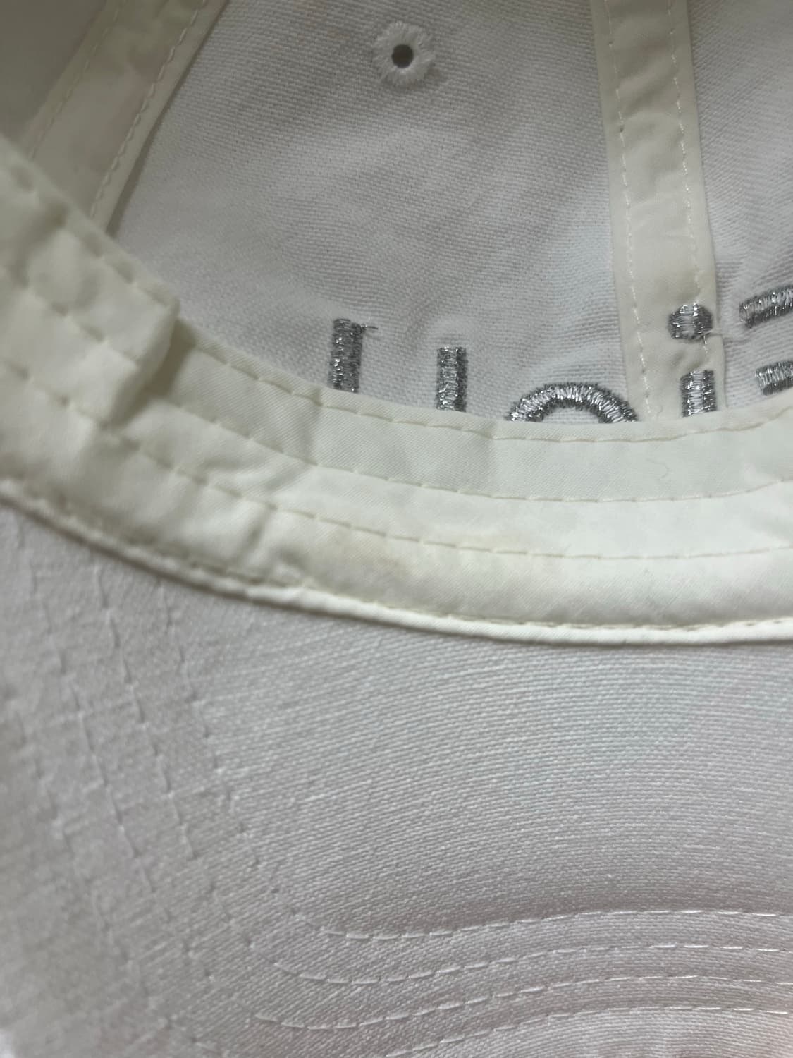 아에이오우 볼캡 화이트 상품이미지4