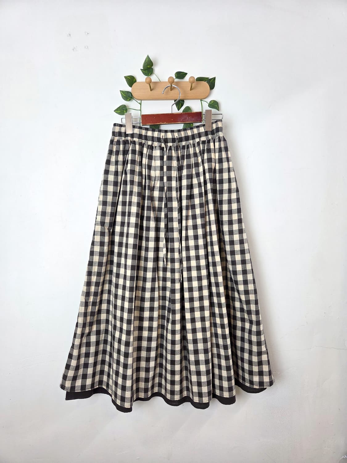 밑단 레이어드 체크 롱스커트 상품이미지1