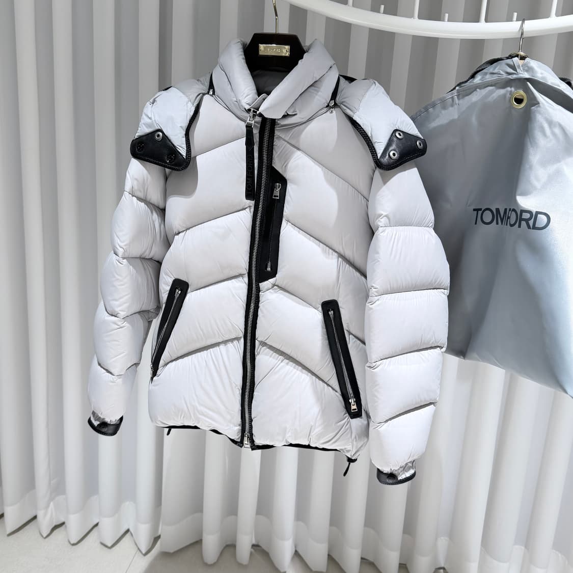 (A+/48) / 톰포드 퀄팅 나일론 다운 패딩 자켓 화이트 상품이미지2