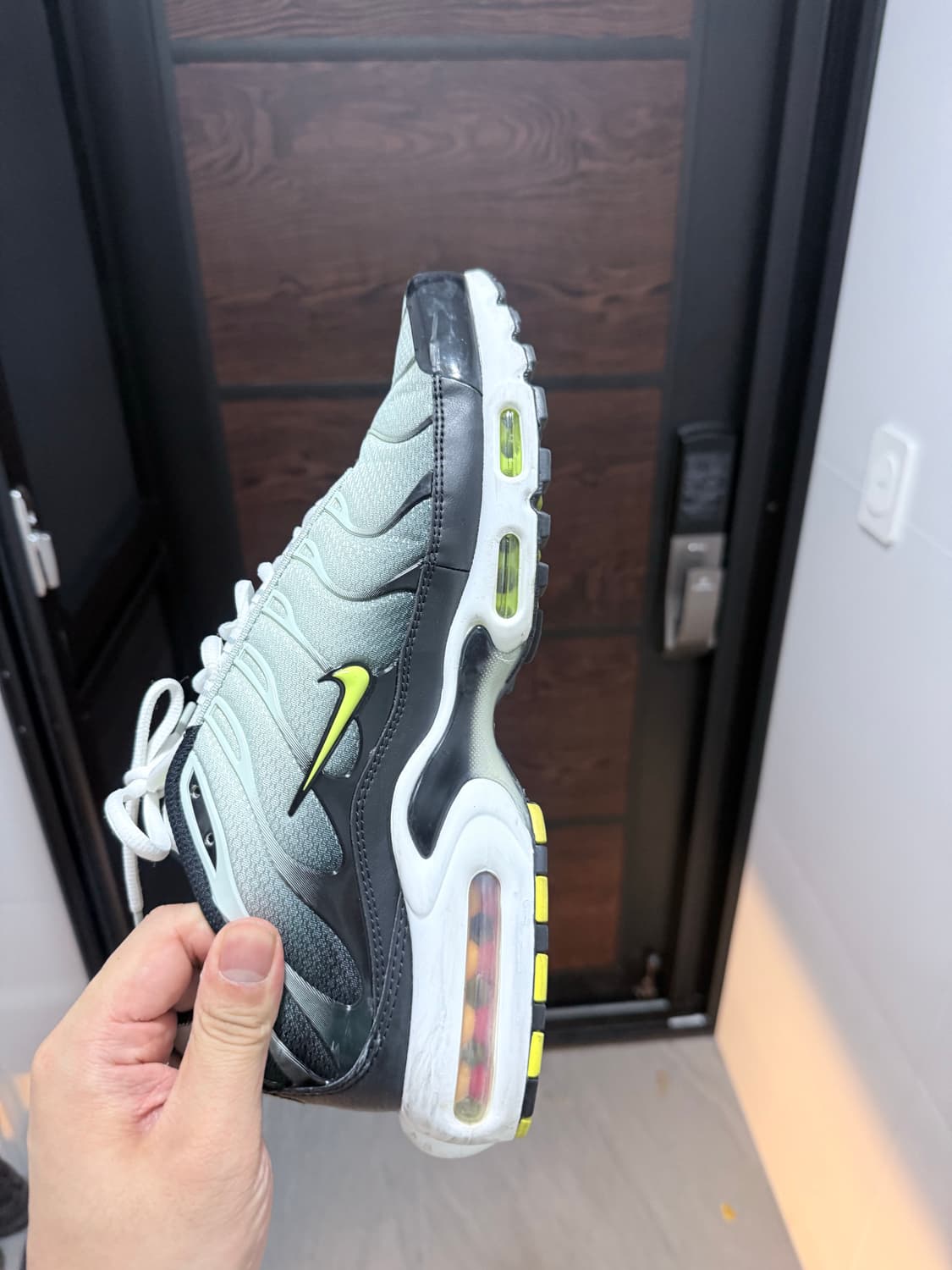 에어맥스 플러스 블랙 브라이트 295 상품이미지1