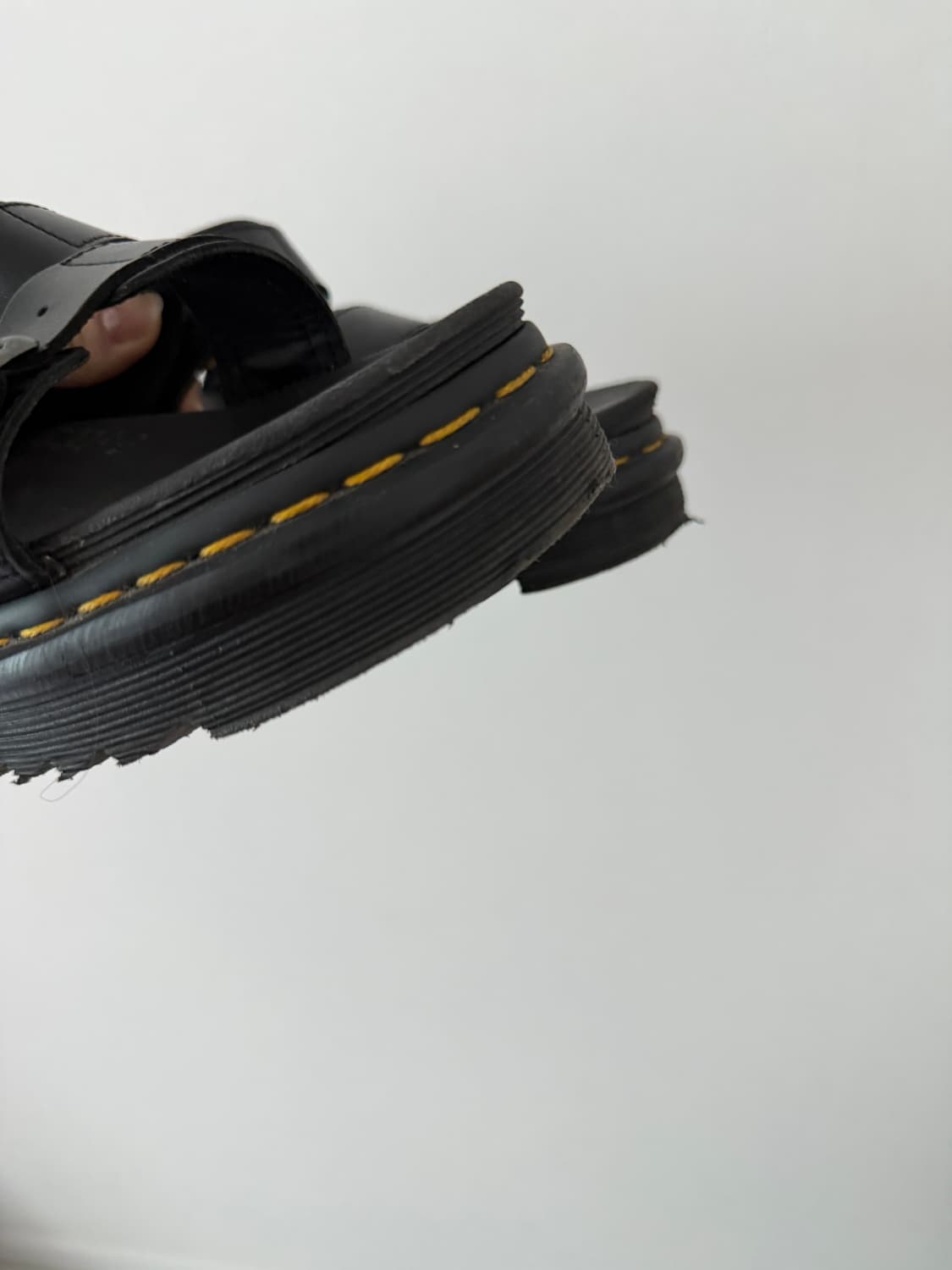 닥터마틴 버클 샌들 상품이미지5