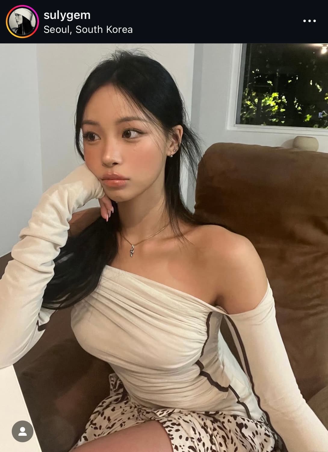 Niller 원숄더 드레이프 탑 베이지 상품이미지3