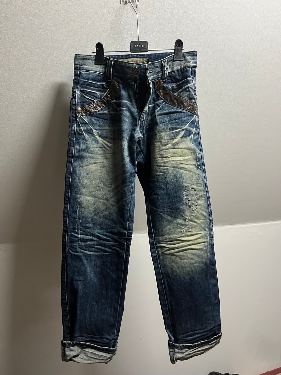 빈티지 워싱 데님 팬츠 / 리얼 페이드 & 레더 디테일 상품이미지1