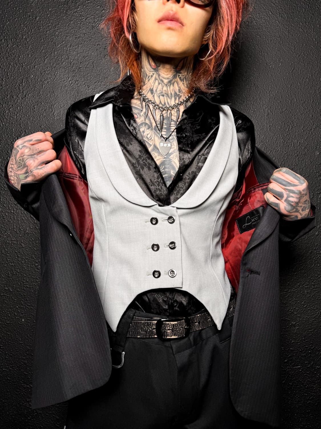 Deep U-neck Vest  상품이미지1