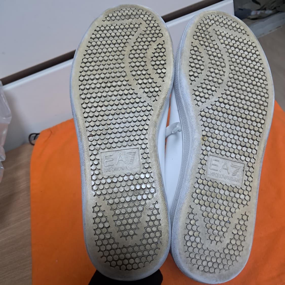 엠포리오 아르마니 스니커즈 US 6.5(남녀공용가능) 상품이미지5