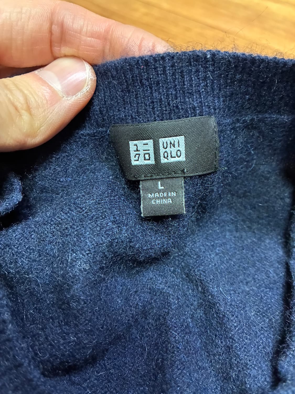 유니클로 캐시미어 니트 네이비 상품이미지2