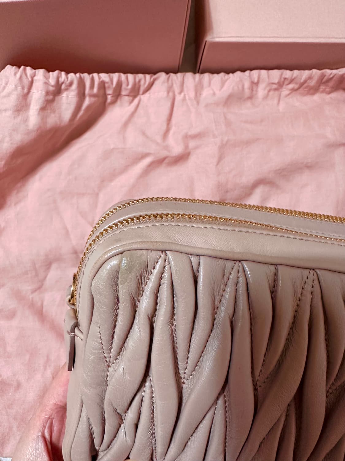 미우미우 마테라쎄 카메라백 상품이미지3