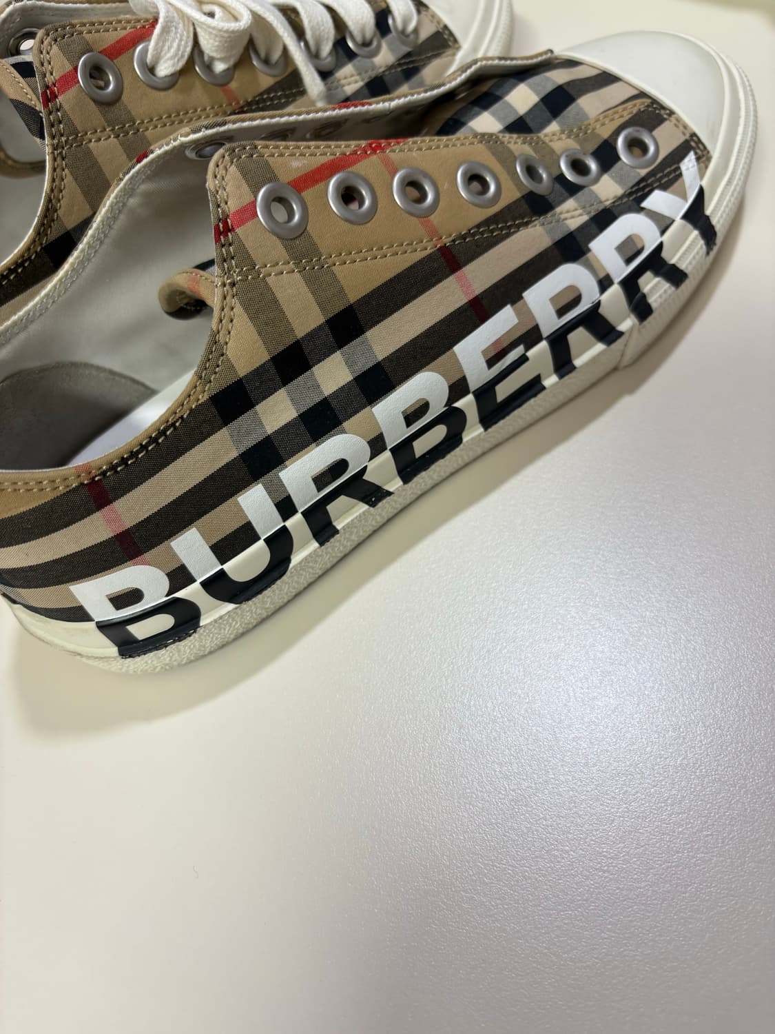 버버리 운동화 상품이미지5